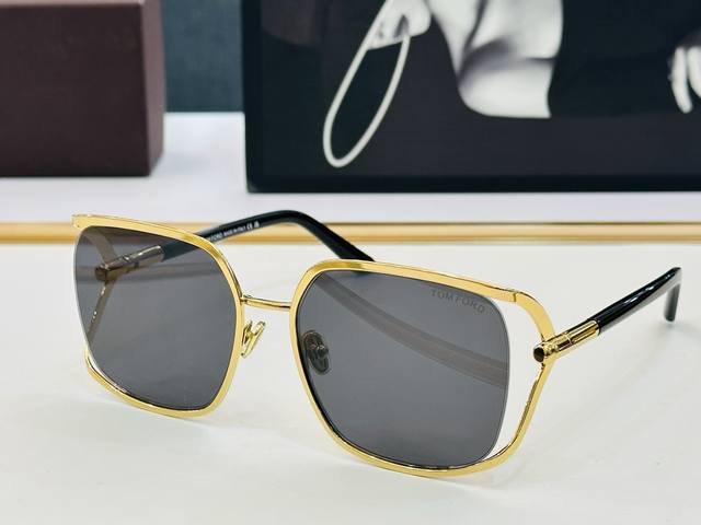 Tom Ford Model: Tf1092 Size: 60 mouth 19-130 Fashion trend Fd ultra-light sungl