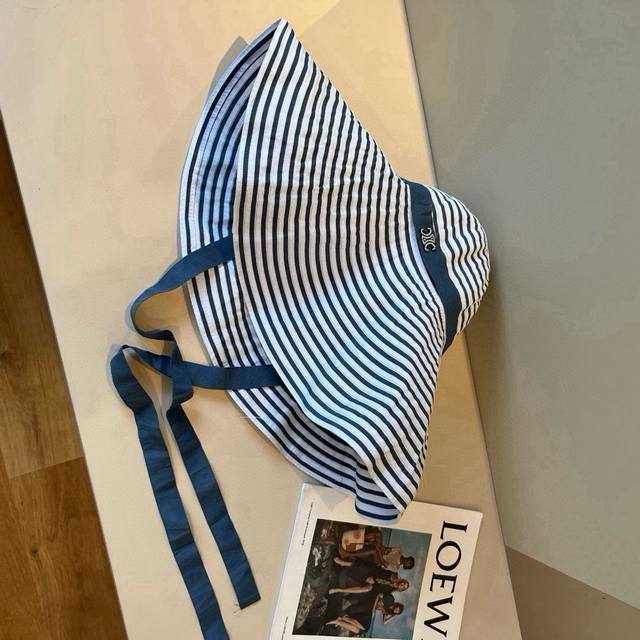 Celine new bucket hat head circumference 57cm DDD