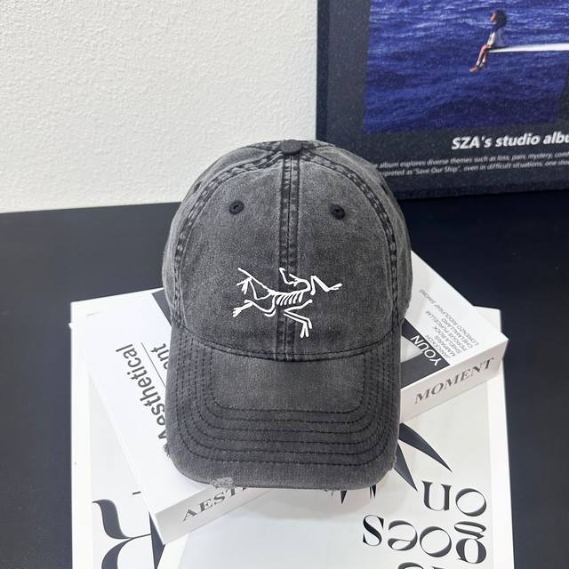 Run VolumeArc'teryx ~ New Washed Baseball CapSweet and Cool Baseball Cap ~ A Mus