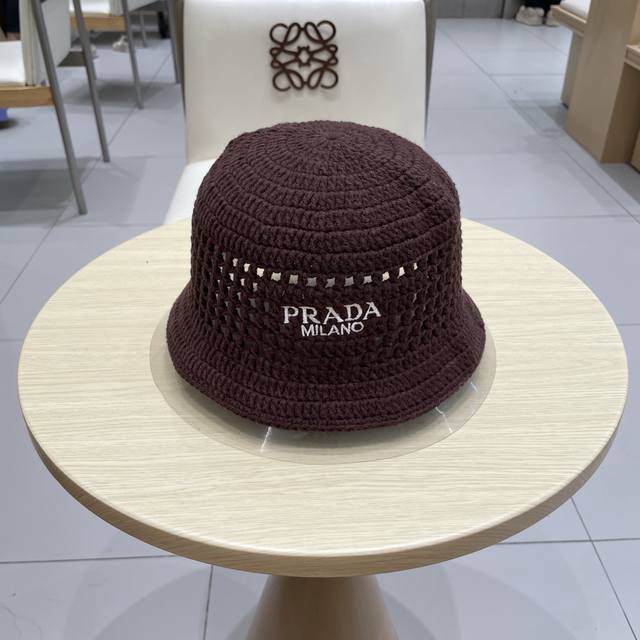 Prada Prada new autumn and winter embroidered letters inverted triangle hollow h