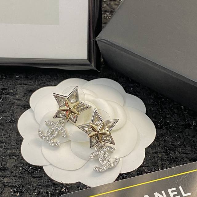 Chanel earrings hot-selling new style Zp Chan 23 rhinestone star double C pendan