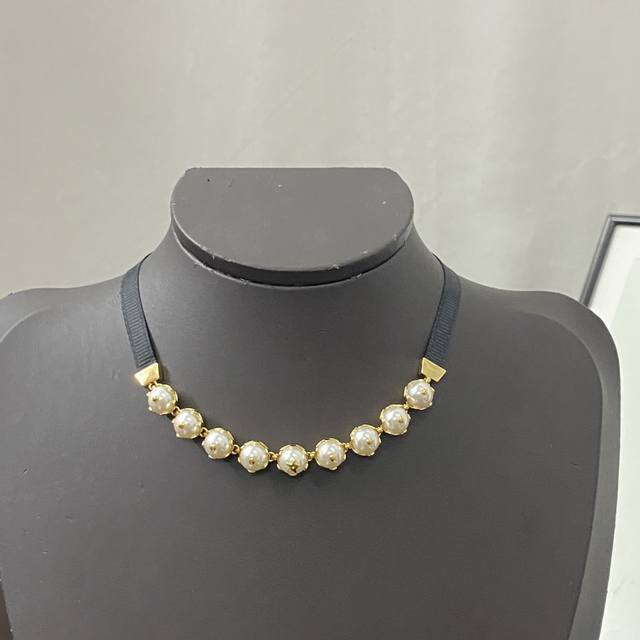 Dior necklace hot-selling models are now on sale Dior Cd Pearl Chocker Necklace