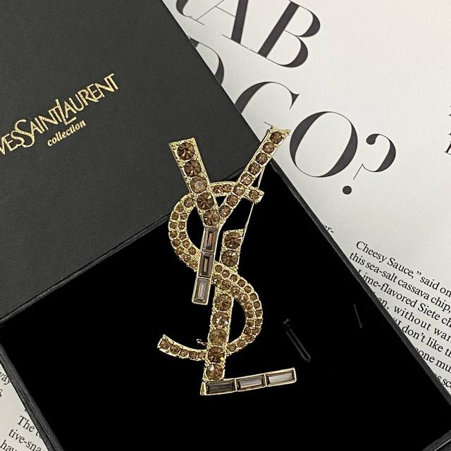 Yves Saint Laurent brooch hot-selling model hits the new consensus Zp SylYves Sa