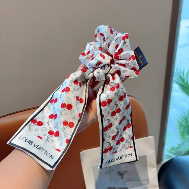 with packaging Lv Louis Vuitton popular Murakami Takashi series ponytail bow ha