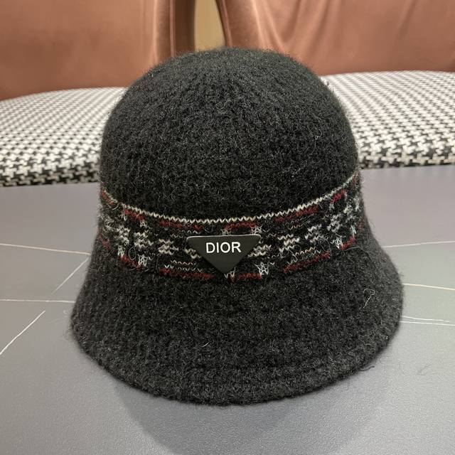 Dior autumn and winter new pattern Japanese wool hat knitted hat women's warm ha