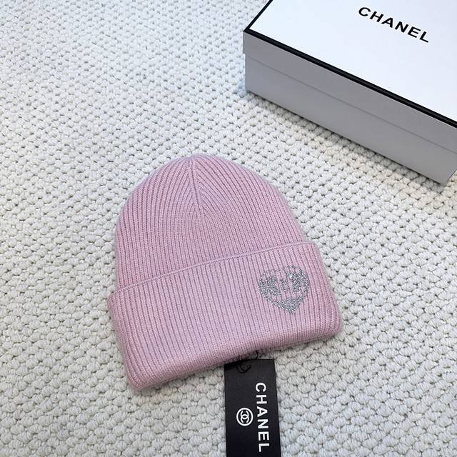 Specially approved Chanel simple rhinestone knitted beanie, super popular and f
