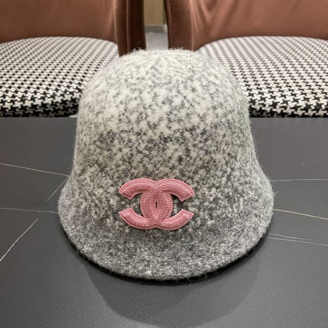 Chanel 2025 Autumn and Winter Cold-proof Warm Earmuffs Fisherman Hat Women's Pl