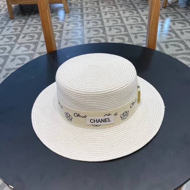 Chanel's new flat-top straw hat, beach style, simple and generous, all-match ite