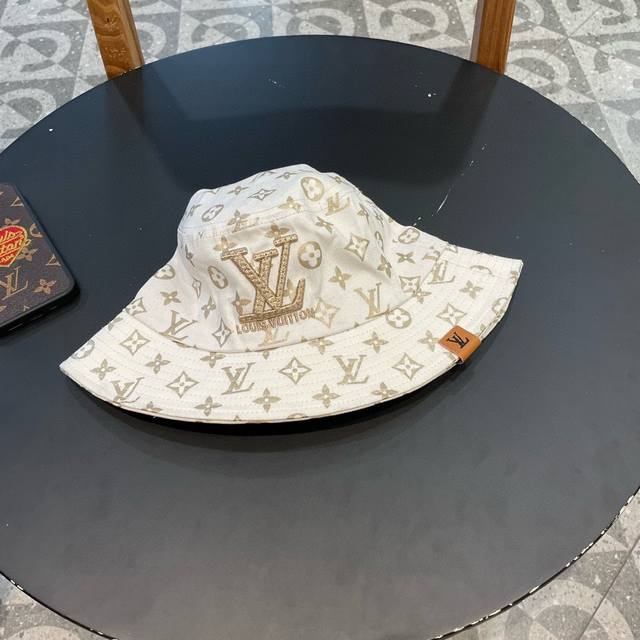Louivuittonlv counter new Louis Vuitton old flower bucket hat, simple and genero