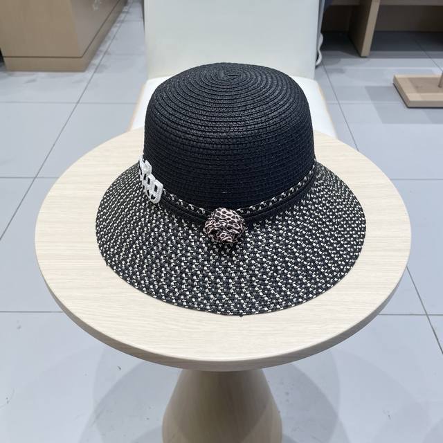 Miumiu 2025 new straw hat, high-end customization, celebrity style, summer sun p