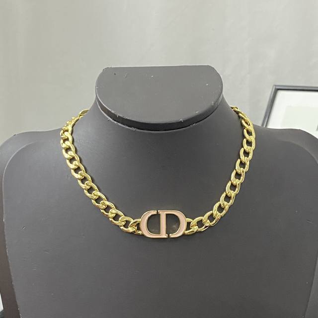 Necklace hot-selling model is now on sale Dior metal CD letter necklace clavicle