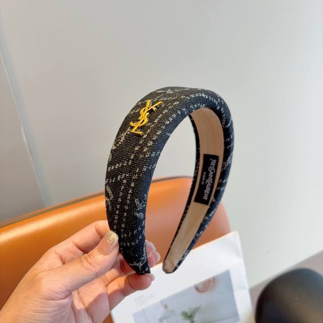 with packaging Yves Saint Laurent's new Korean denim sponge headband, the origi