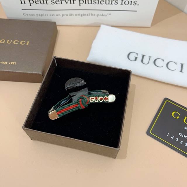 Single Gucci new hair clip, classic sweet princess style, high-end feel clip. S