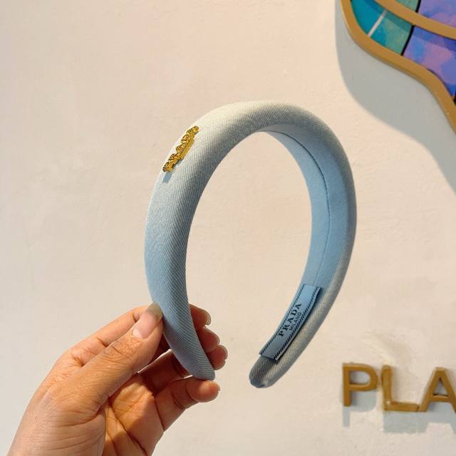 with packaging Prada Prada's new trendy letter headband headband temperament go