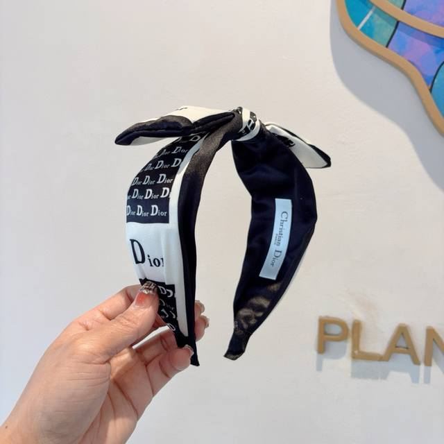 with packaging Dior classic new bow headband, original counter goods, let your