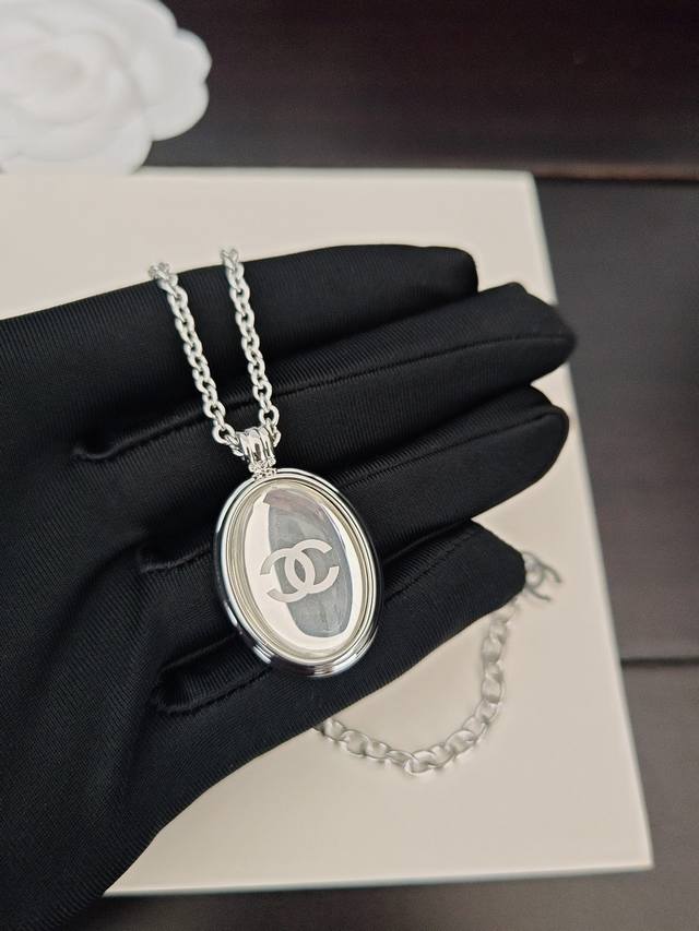 Ch*Nel New Platinum Transparent Oval Necklace Consistent Zp Brass Material DDD