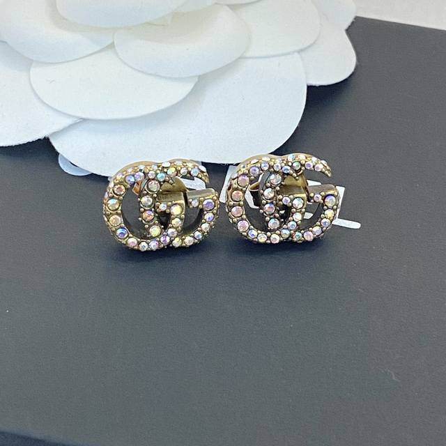 Gucci earrings classic best-selling style hot new colorful diamonds, very close