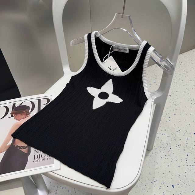 Lv vest, wear it alone with a jacket, super hot One size DDD