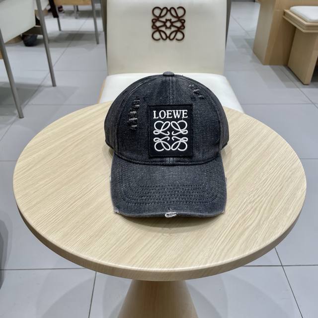 Loewe's new embroidered baseball cap, counter simultaneous shipment, big brand s