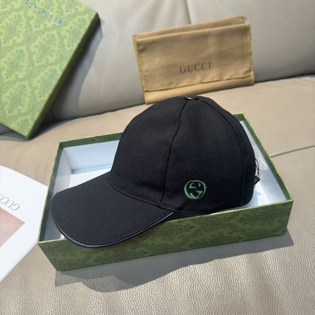 Hot new arrival! with box bag, Gucci's latest original baseball cap with small d