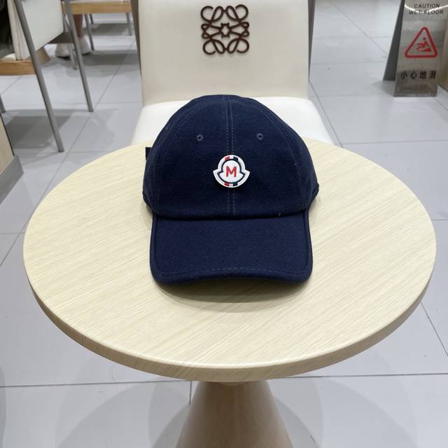 Moncler's new autumn and winter wool baseball cap, young and fashionable colors,