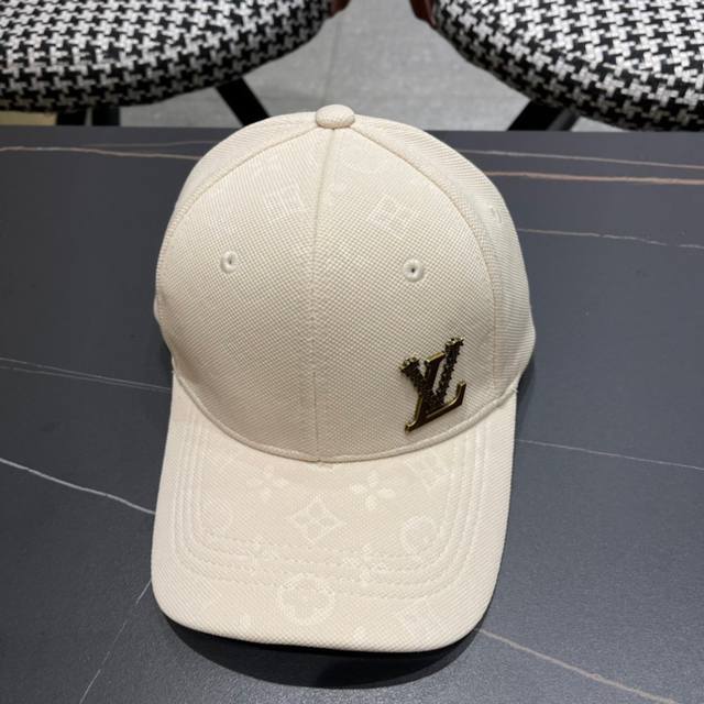 Lv Louis Vuitton official website high version shipment, classic baseball cap, v