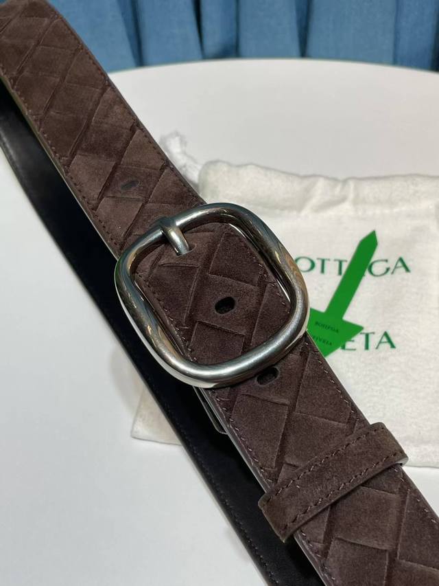 New hand-woven leather belt adds an elegant touch to casual or formal looks, a