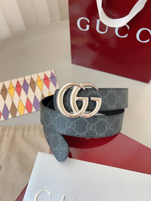 Gucci The iconic Gg motif continues to grace leather accessories, offering a mod