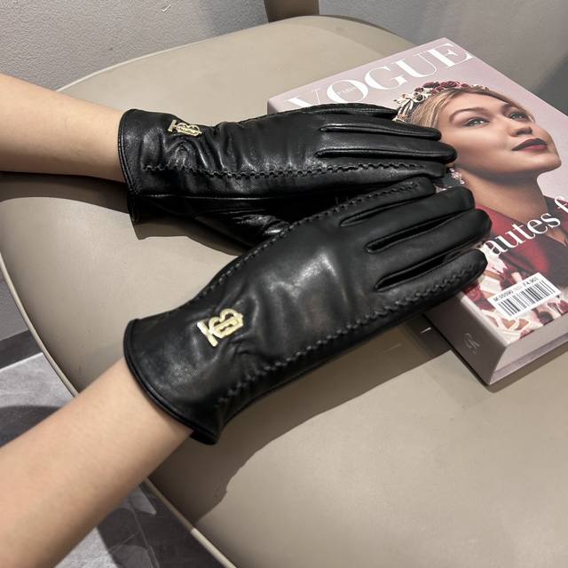 Burberry new sheepskin gloves, fashionable gloves, warm and velvet lining for a