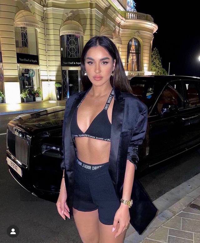 Dior two-piece swimsuit, the real thing is so beautiful! It can't be photographe