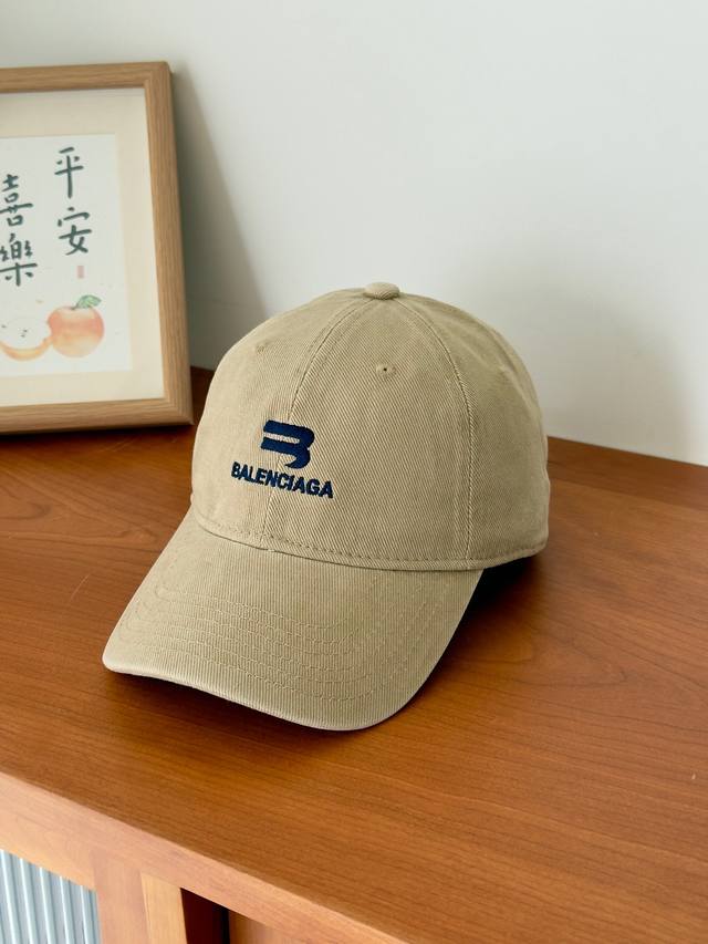 Run VolumeParis ~ The latest baseball capThe style is very easy to match, and th