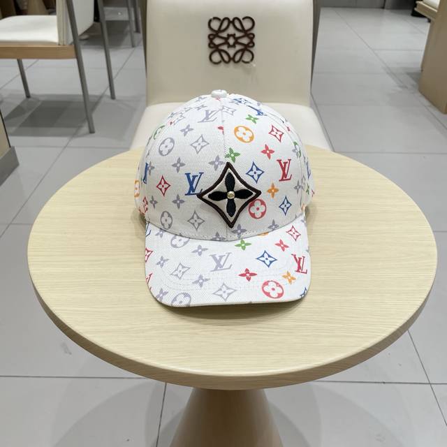 Lv Louis Vuitton bucket hat baseball cap is light and breathable. Perfect versio