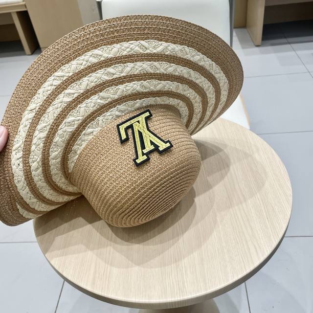 Lv Louis Vuitton popular straw hat straw bag outdoor travel sun hat with large b