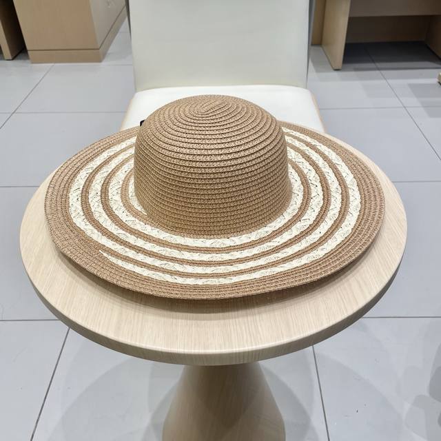 Lv Louis Vuitton popular straw hat straw bag outdoor travel sun hat with large b