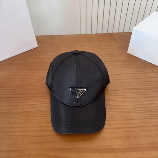 Prada Prada 2025 early autumn new big brand baseball cap, classic style unisex D