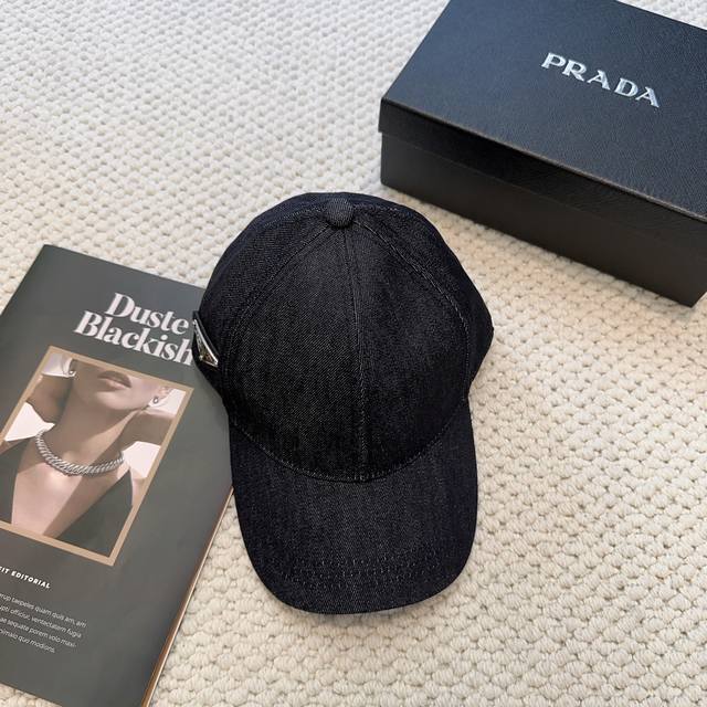 Prada high-quality denim inverted triangle baseball cap washed denim color, the