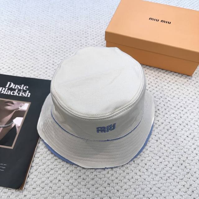 Miumiu Miu Miu limited edition new bucket hat baseball cap, A very attractive bu