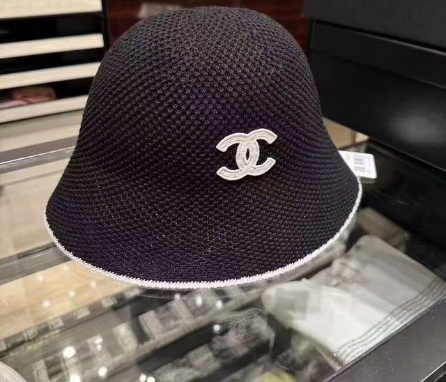 The trendy little item Chanel 25C high version bucket hat is here, with versatil