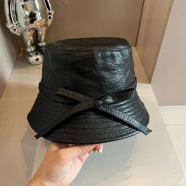 Lv washed leather bucket hat, head circumference 57cm DDD