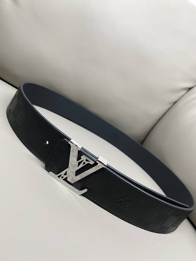 Lv Louis Vuitton 4.0 hot-pressed three-dimensional calfskin high-quality steel b