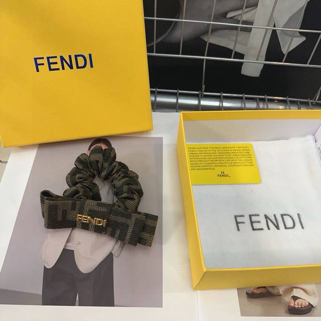 with packaging box Fendi Fendi new F hairband, retro temperament beauty, simple