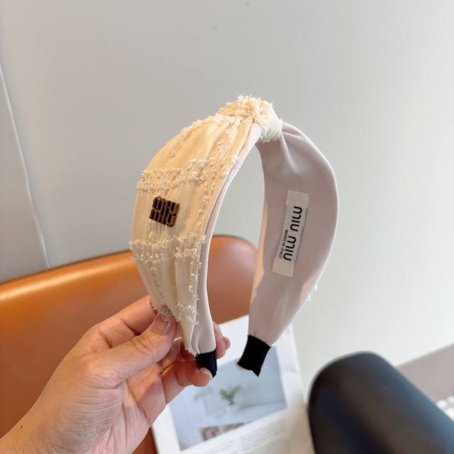 with packagingMiumiu Miu Miu new wide-brimmed handmade headband, original hair