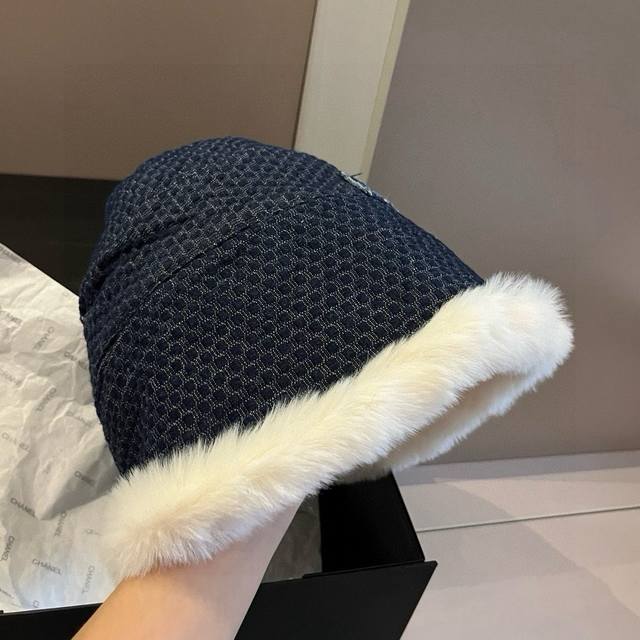 Chanel denim bucket hat, velvet lining, ear protection hat, head circumference 5