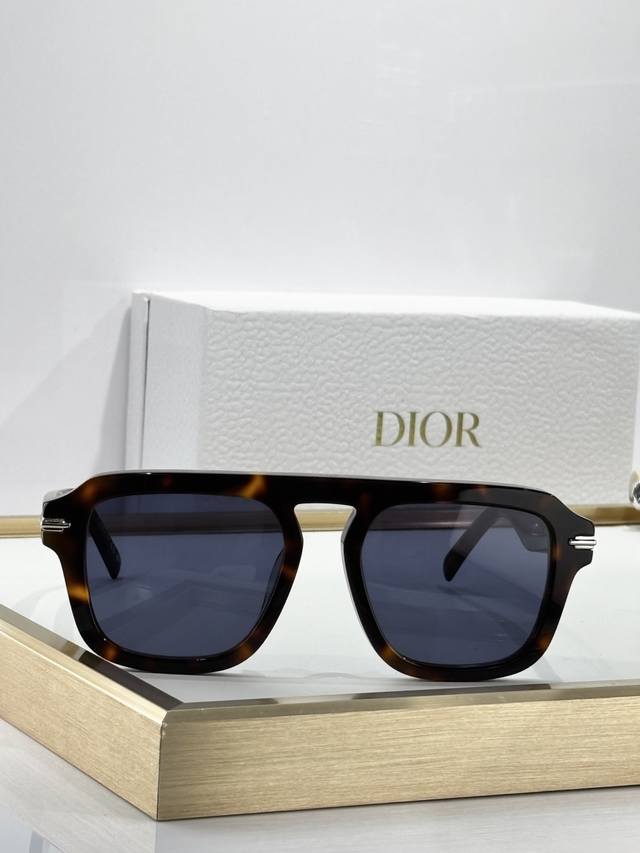 Dior Mod: Dior Black Suit S15 Size: 52 ports 19 145 DDD