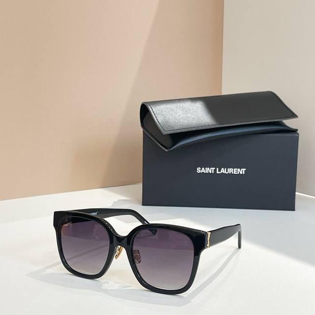 Saint Lauren*Model: Sl M105Size: 55 ports 20-150 DDD