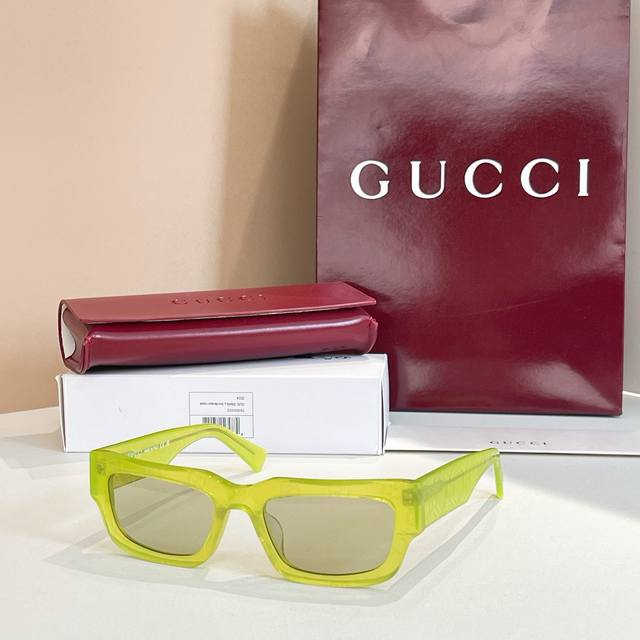 Gucc*Model