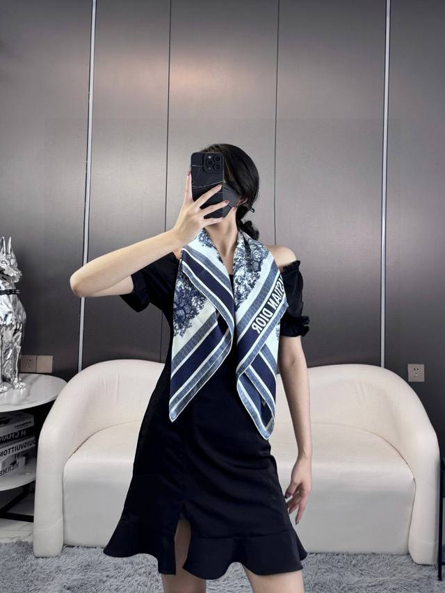 Product Name: Animal World Fabric: Silk Size: 90*90 This Sauvage Jouy print squ