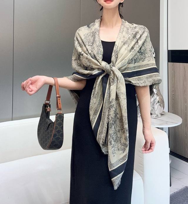 Ruyi print Ruyi print is another iconic element in the past two years. The desig