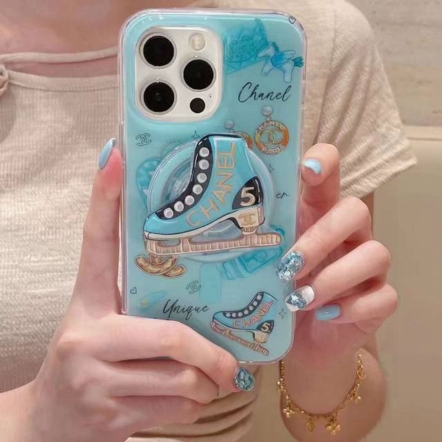 Chanel magnetic case with glue bracket. The magnetic bracket of the mobile phone