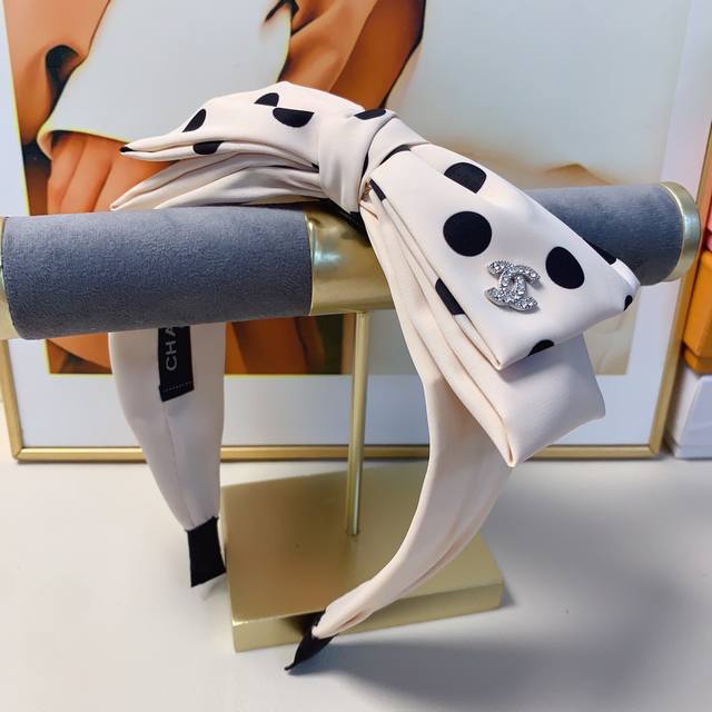 Chanel Xiaoxiang Chanel headband satin polka dot bow logo light luxury style hea
